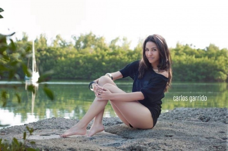 Female model photo shoot of Lauren Gomez Delgado