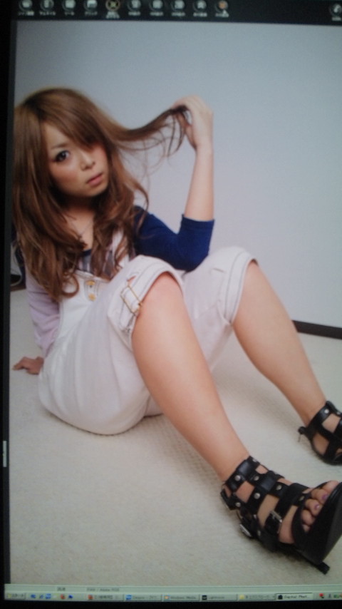 Female model photo shoot of Itsumi 