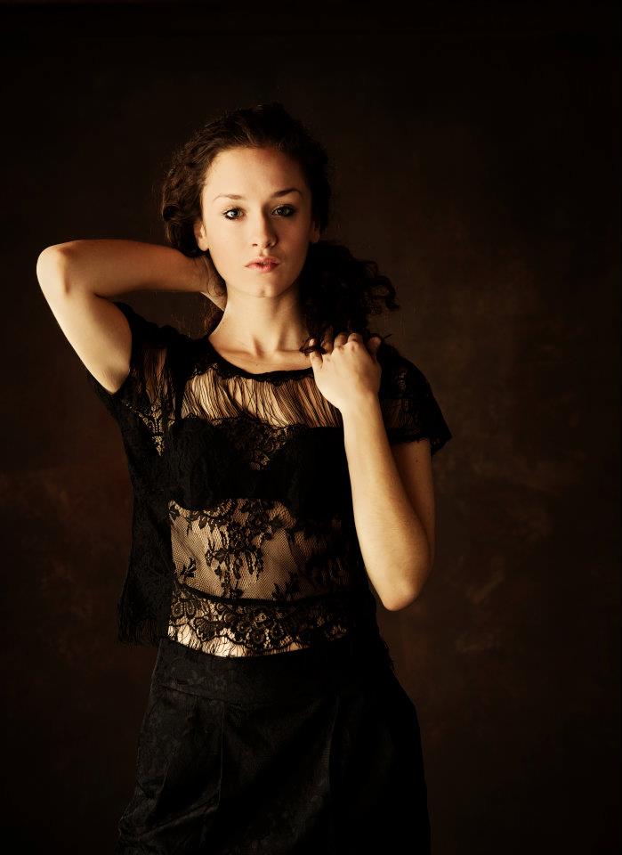 Female model photo shoot of Sarah Von Teese