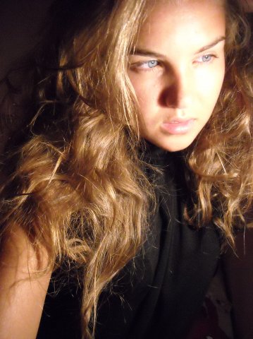 Female model photo shoot of Darjana
