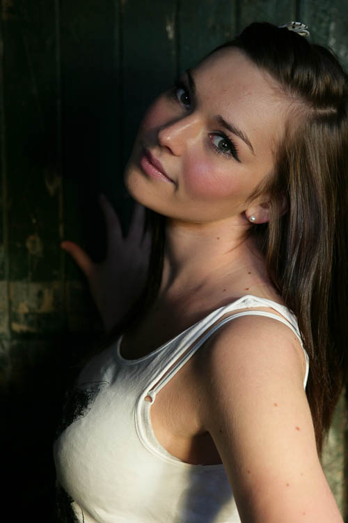 Female model photo shoot of Fiona Dawn