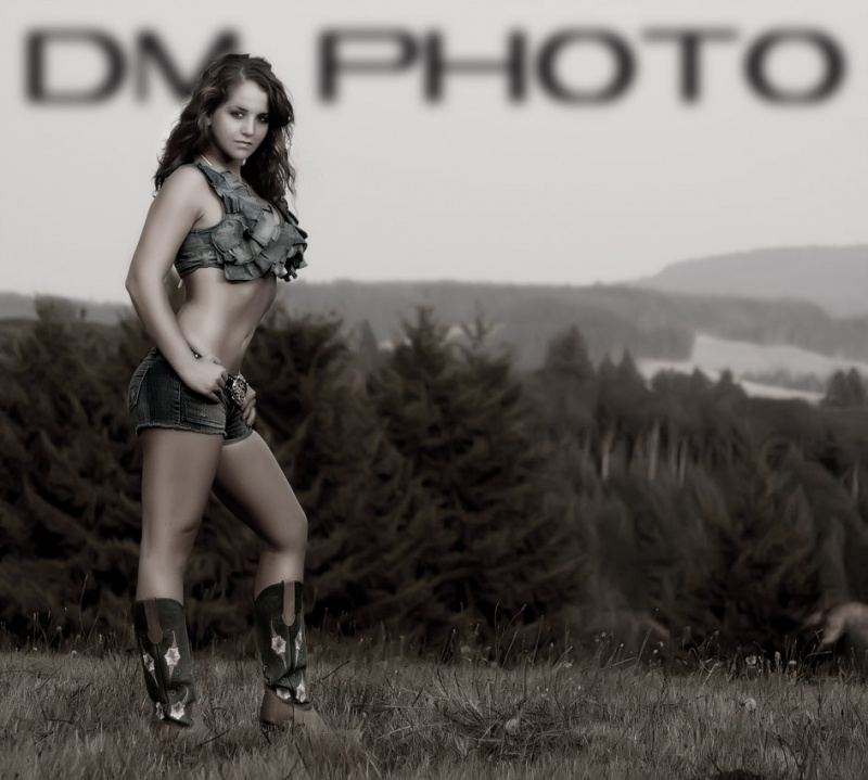 Male and Female model photo shoot of DM photo Studios and AAshley Anne