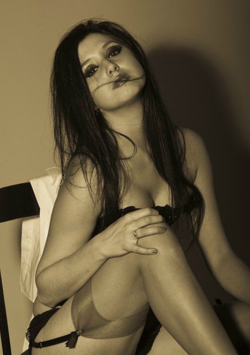Female model photo shoot of Titi La Noire
