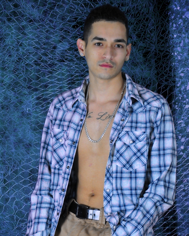 Male model photo shoot of sean michaelz