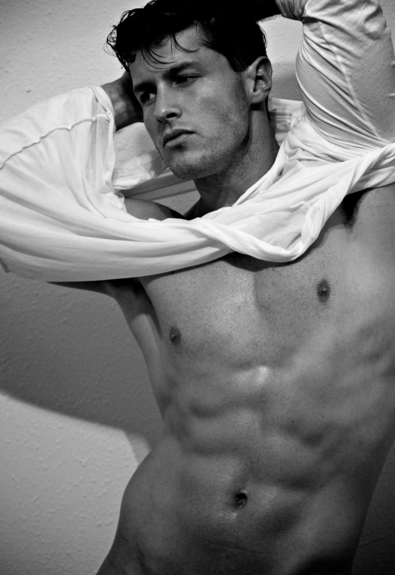 Male model photo shoot of Andrew Paterini