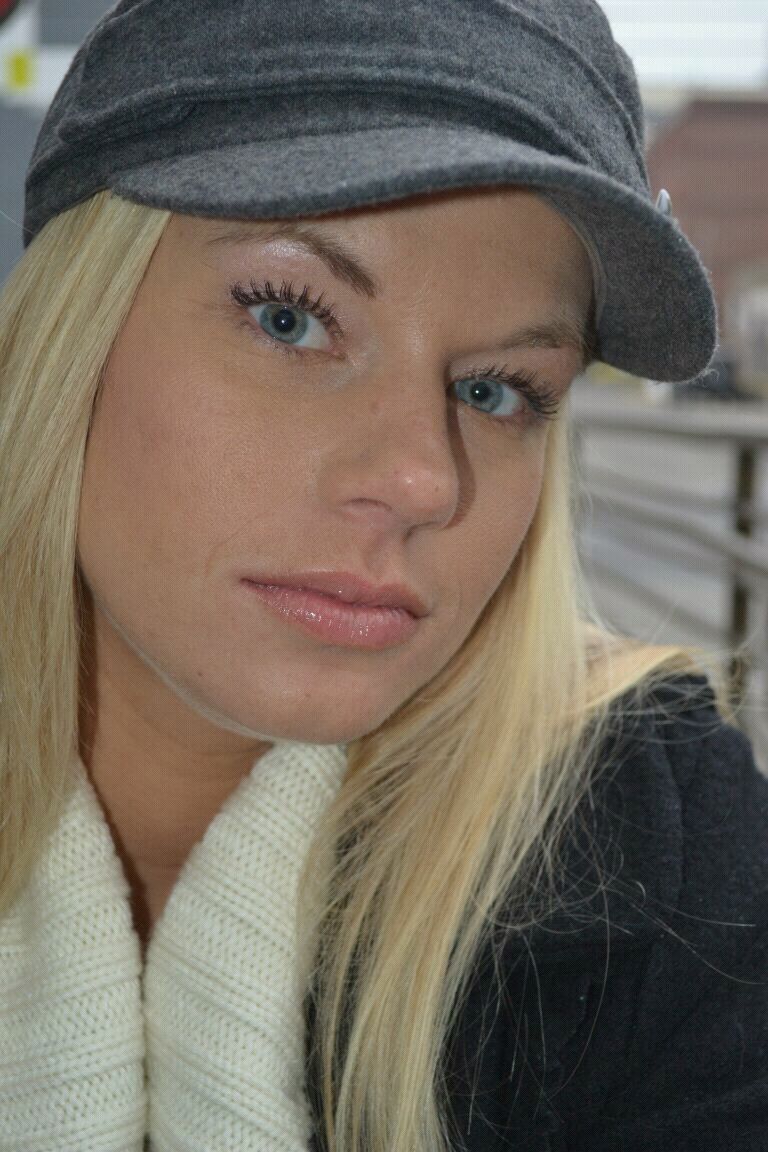 Female model photo shoot of Erin Hagen