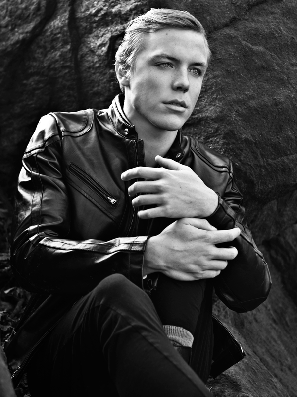 Male model photo shoot of Adrian Ossington, makeup by Rodneyjon