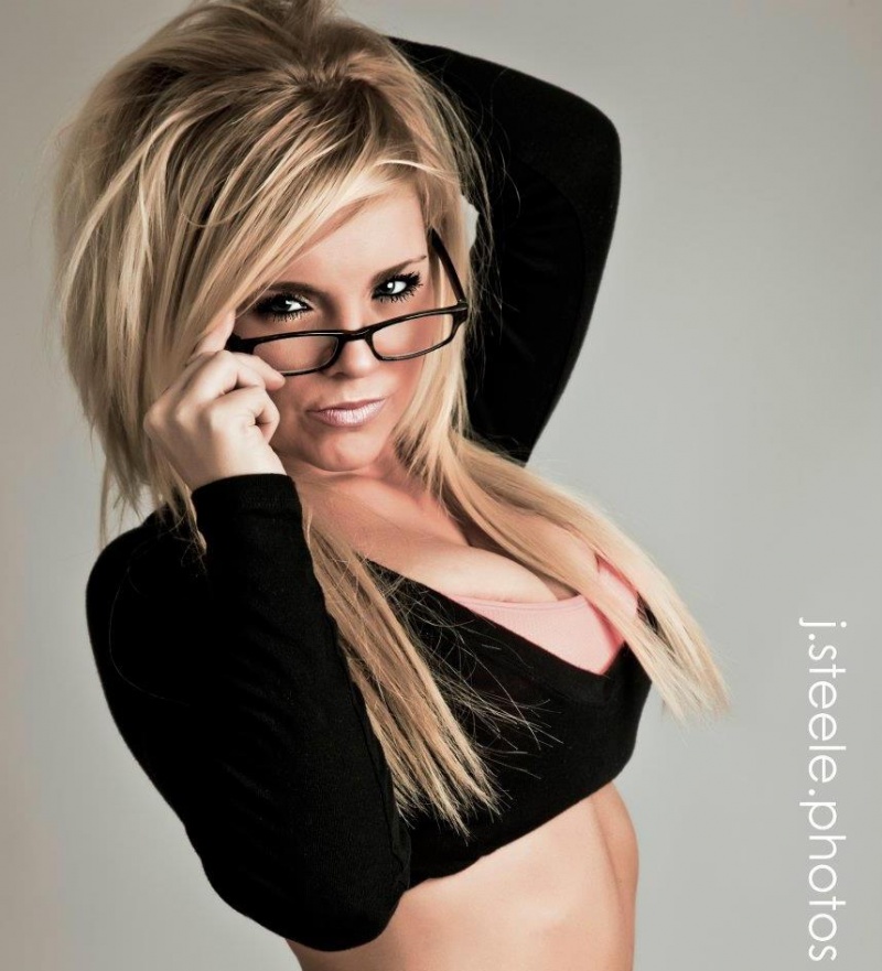 Female model photo shoot of Brandi Nichole Rigger by J Steele Photography