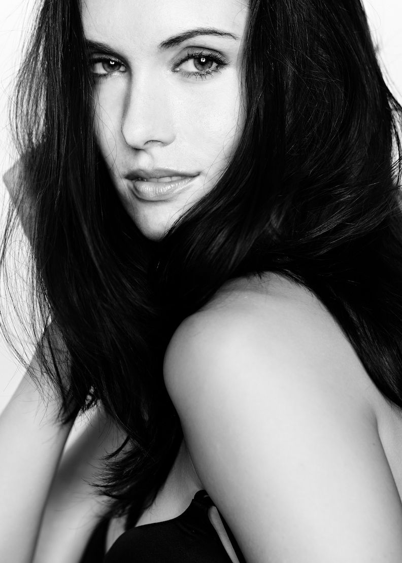 Female model photo shoot of Sarah Olivia Hodgens