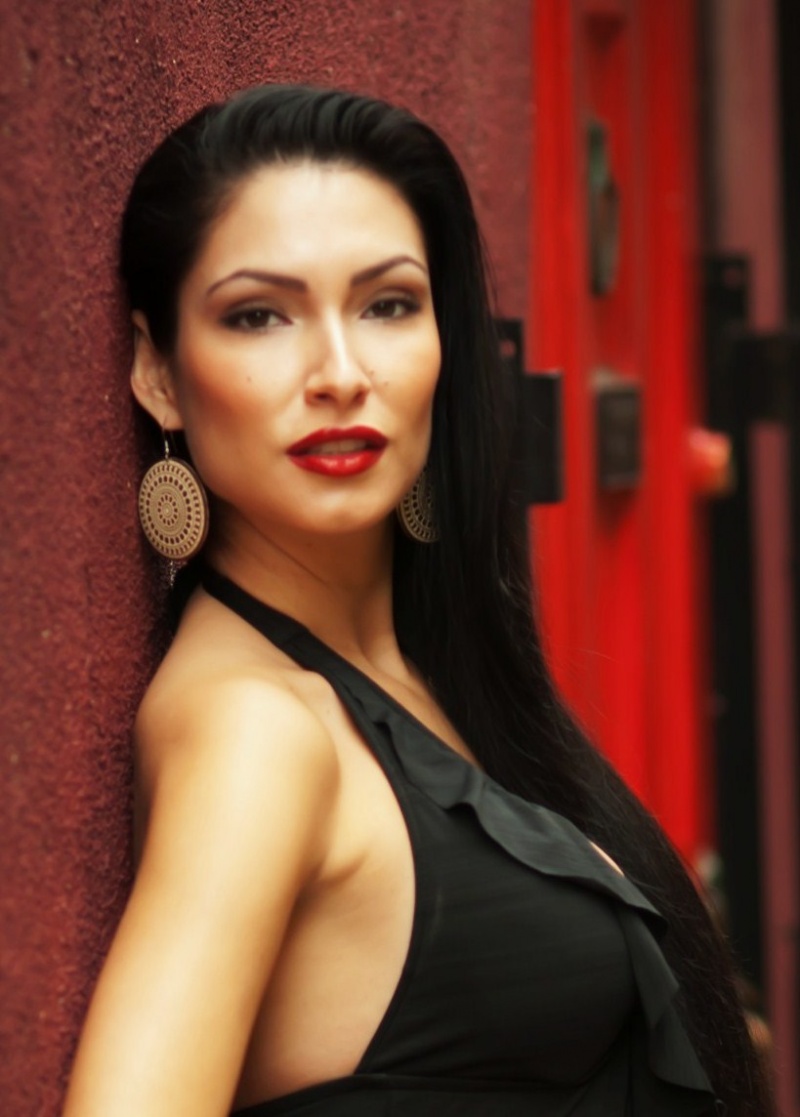 Female model photo shoot of Adriana Villegas
