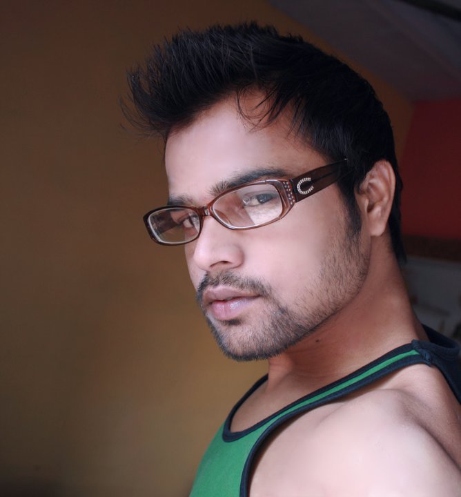 Male model photo shoot of Saanj