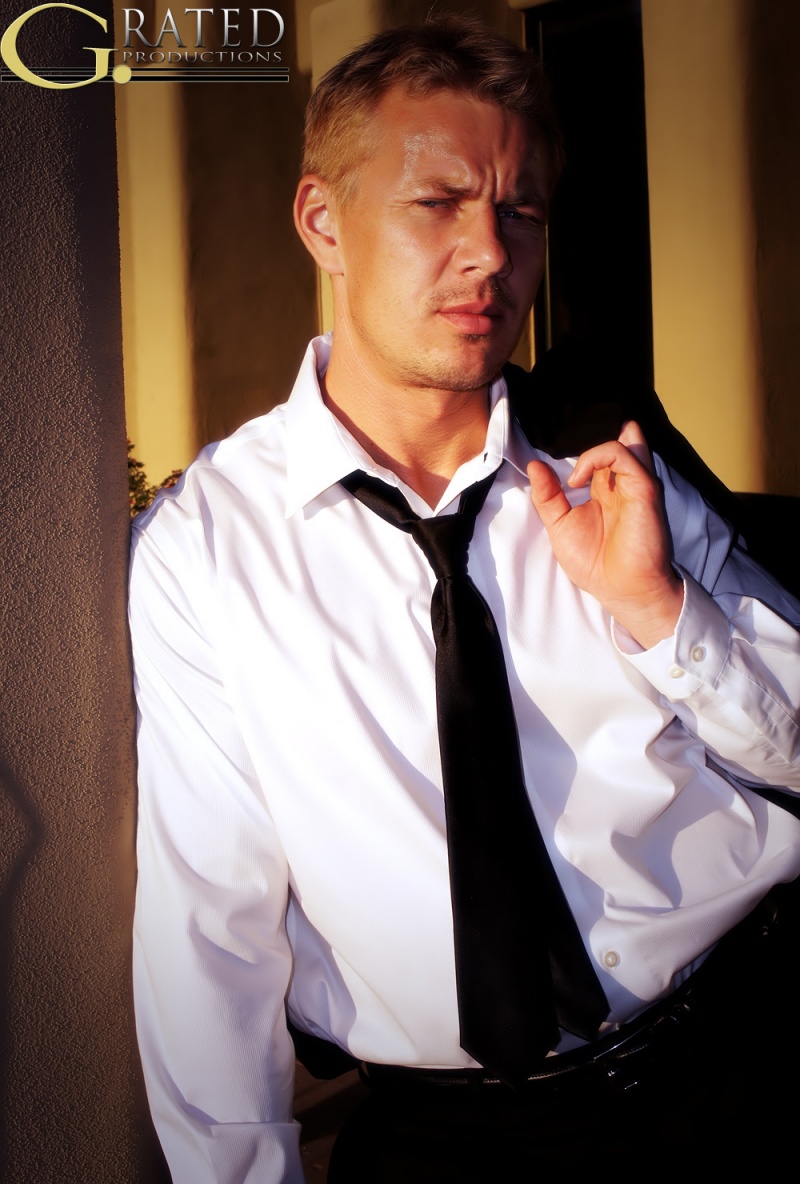 Male model photo shoot of Zryza