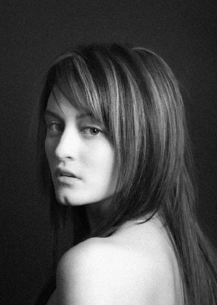 Female model photo shoot of Alayna MUA