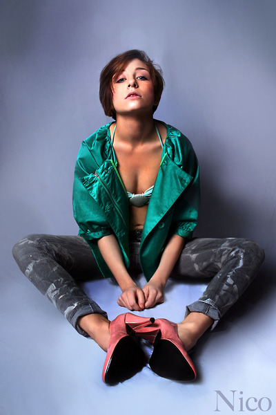 Female model photo shoot of Evie Ray