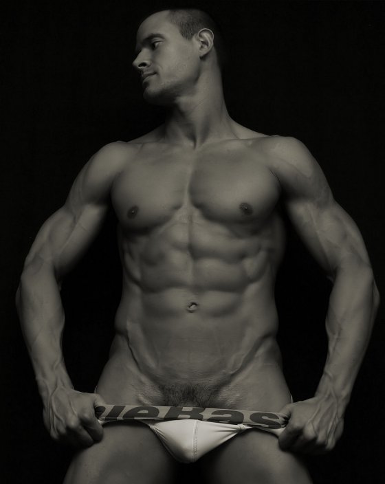 Male model photo shoot of Xander Koll