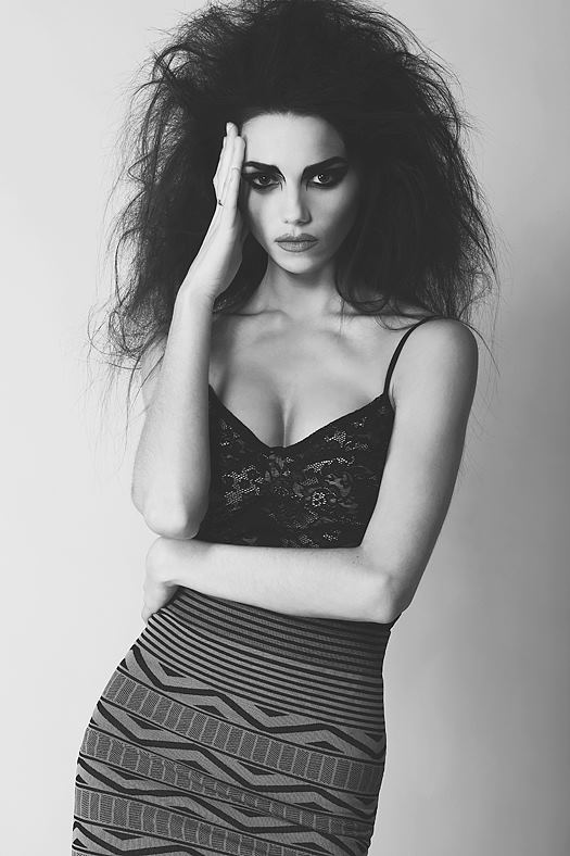 Female model photo shoot of kate elizabeth blythe
