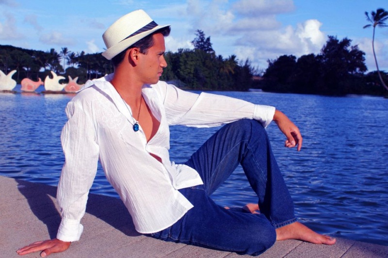 Male model photo shoot of Ian Kauai