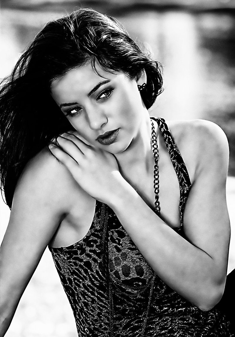 Female model photo shoot of Vanessa Moede by Lpwasse