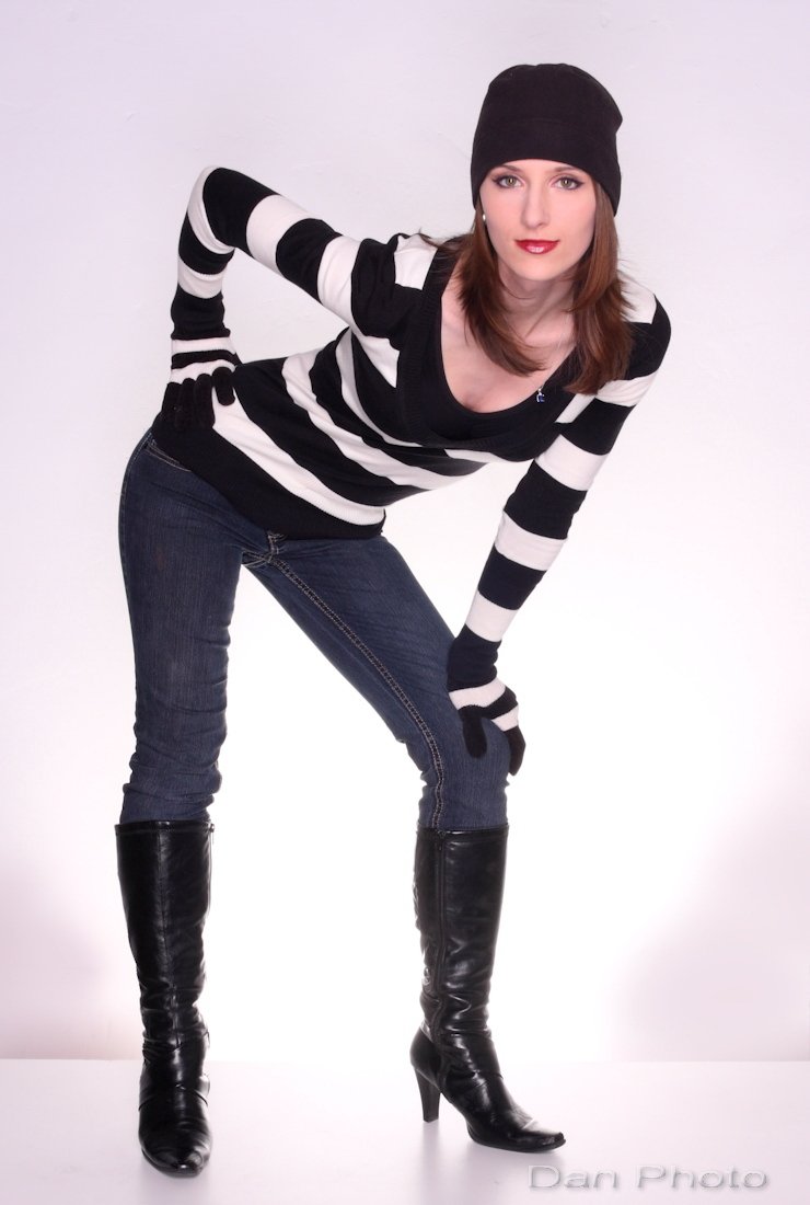 Female model photo shoot of Joanna Lauren