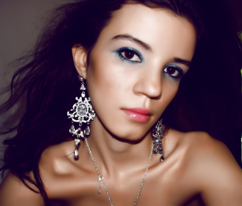 Female model photo shoot of Alisa Chernik