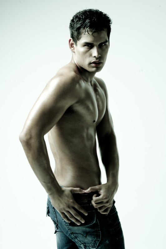 Male model photo shoot of Fernando Gonzalez Model