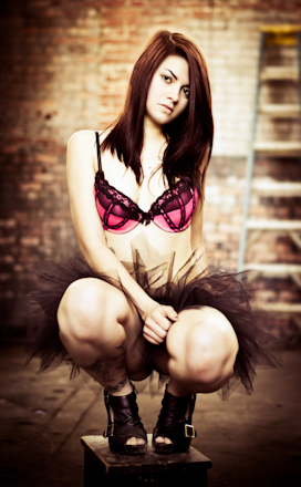 Female model photo shoot of ashley_payne