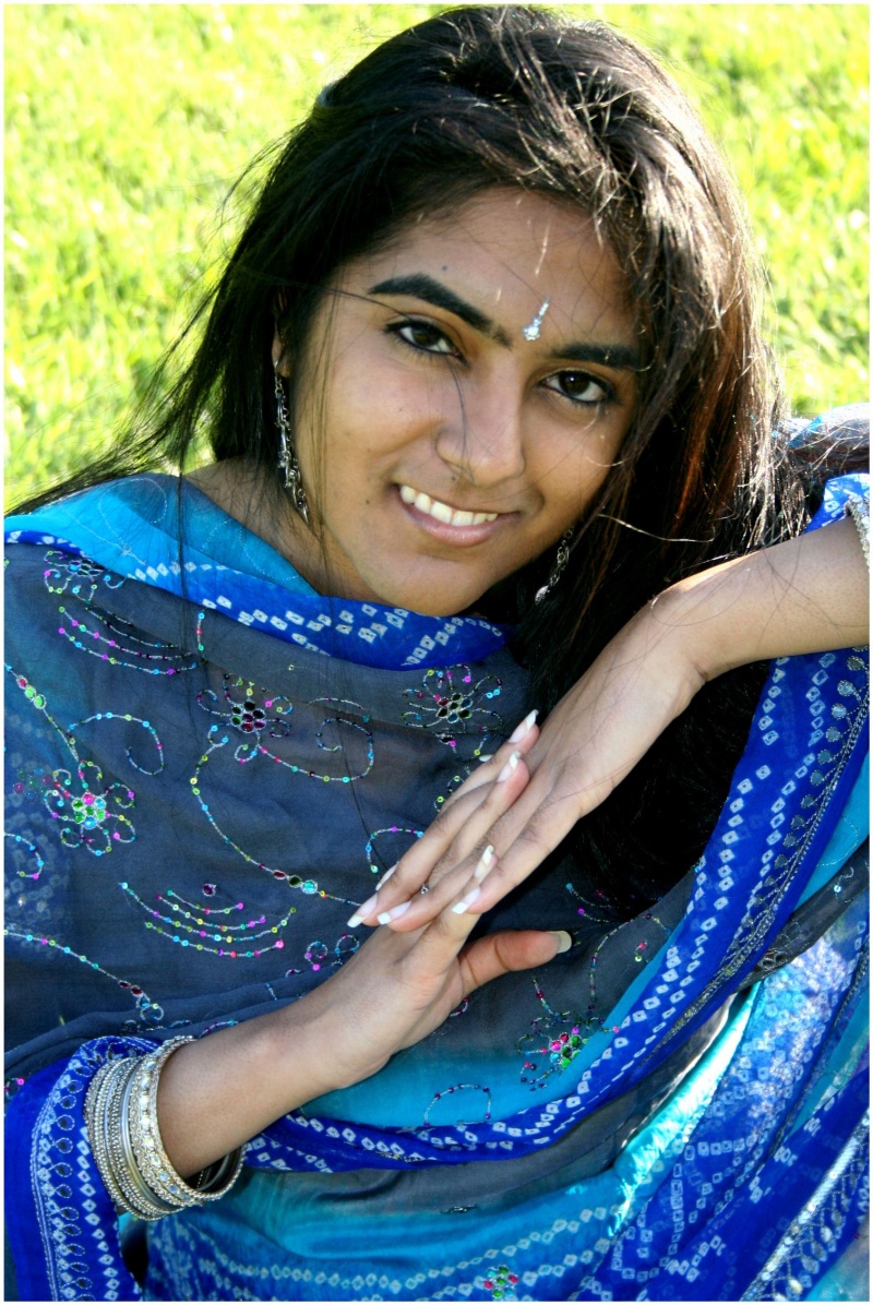 Female model photo shoot of Roohi