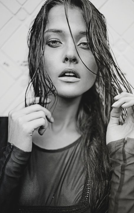 Female model photo shoot of shev kelly