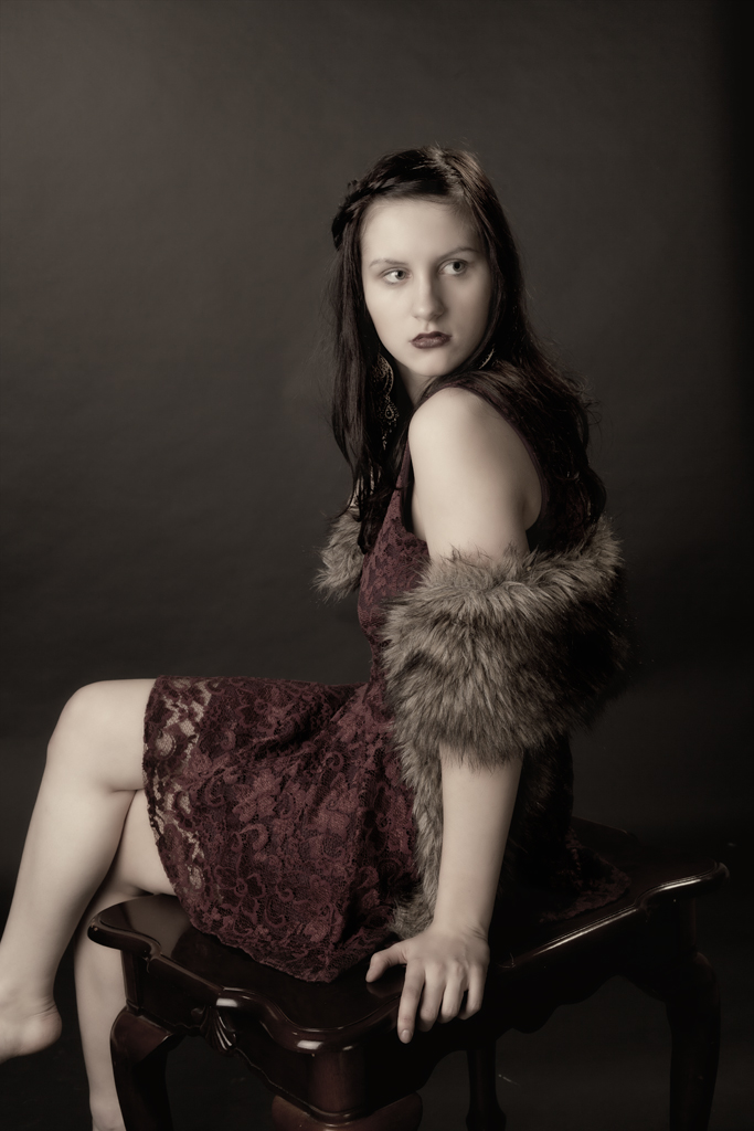 Female model photo shoot of Alina-vilhjalms by Bragi Kort