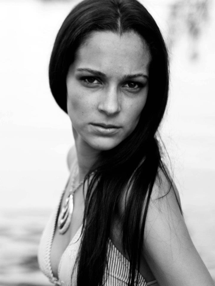Female model photo shoot of Monica Yturralde