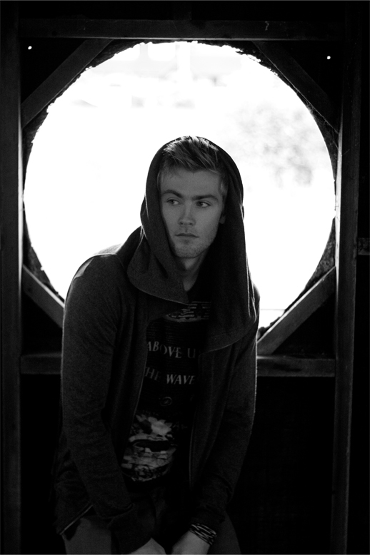 Male model photo shoot of Daniel Stewardson