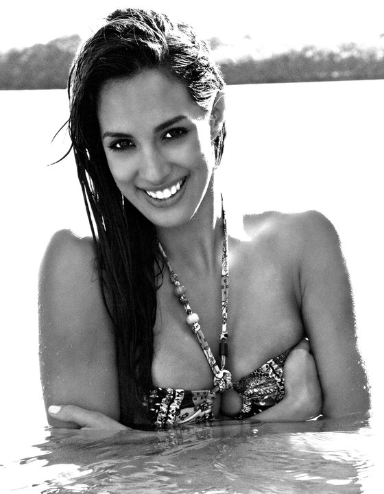 Female model photo shoot of Alejandra Roman Lopez