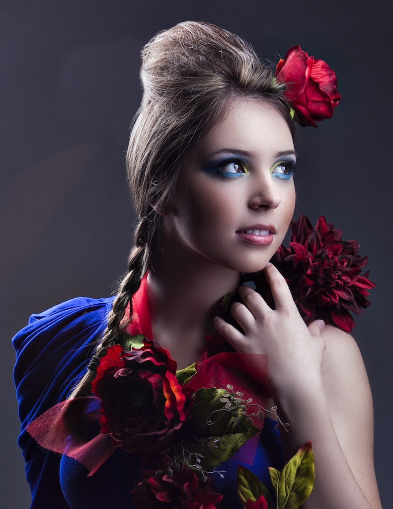 Female model photo shoot of Laura Ramirez Makeup