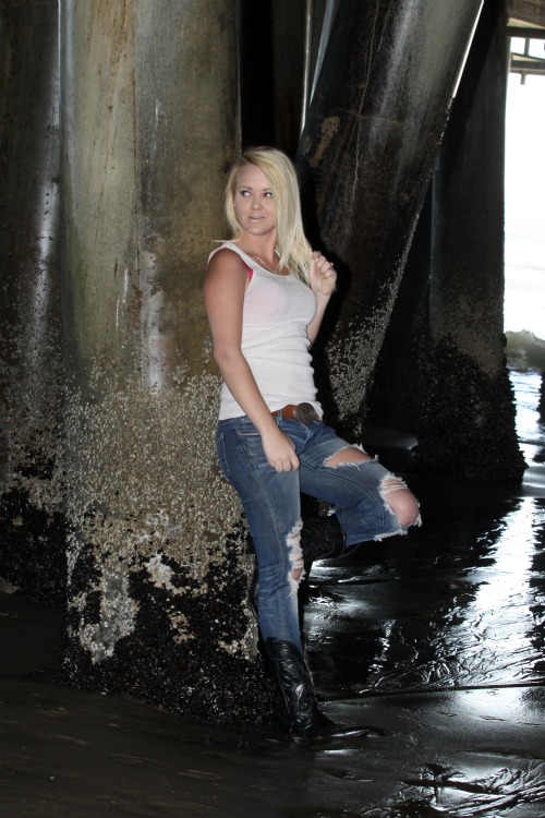Female model photo shoot of Jillian Ford in Santa Monica Pier