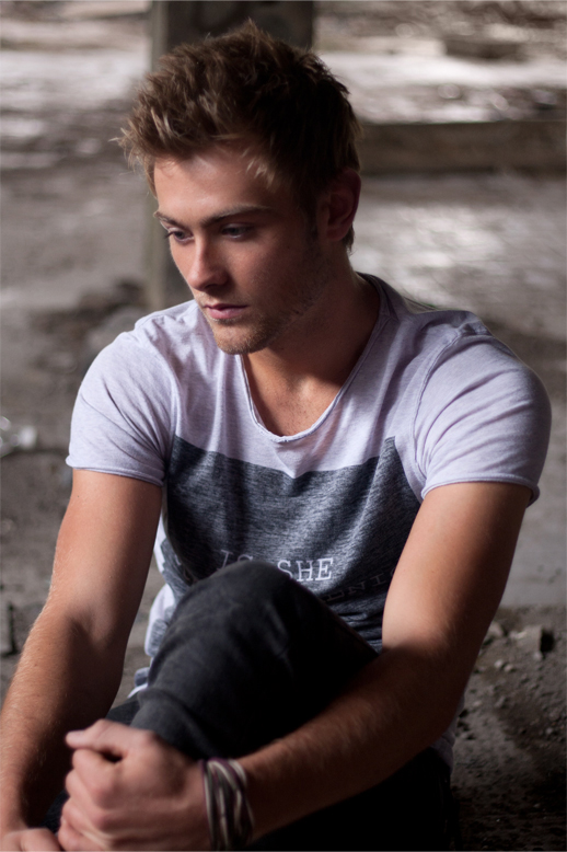 Male model photo shoot of Daniel Stewardson