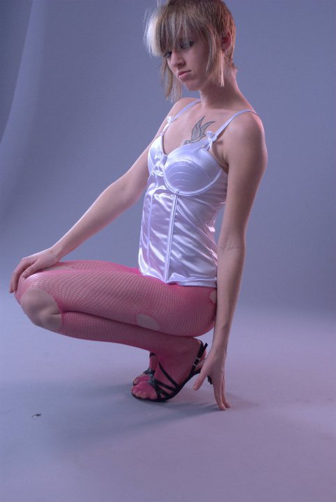 Female model photo shoot of RenaeCrimson