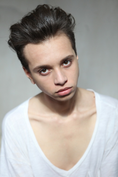 Male model photo shoot of Aaron Nikolas