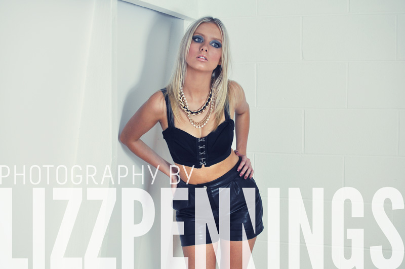 Female model photo shoot of Lizz Pennings