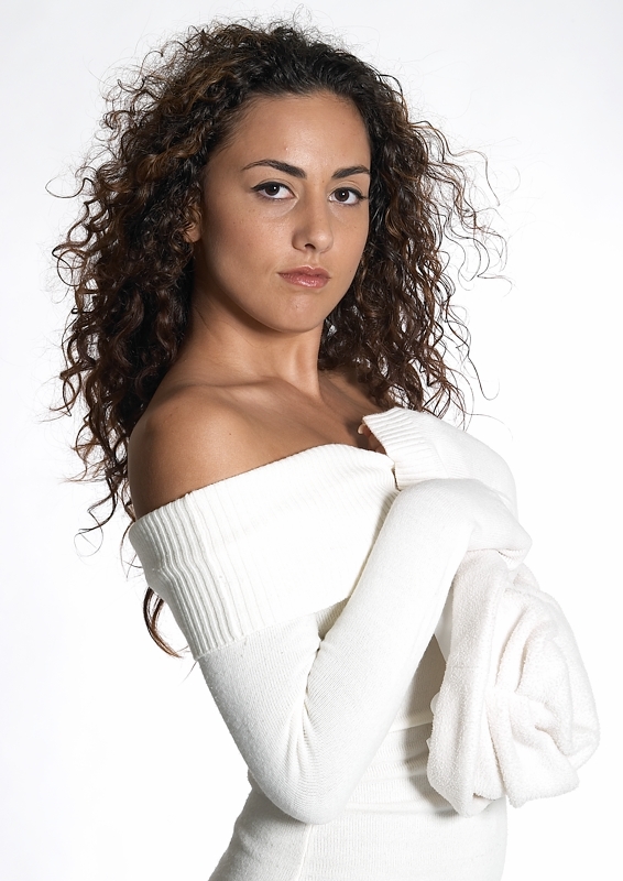 Female model photo shoot of Ana-Maria Grecu