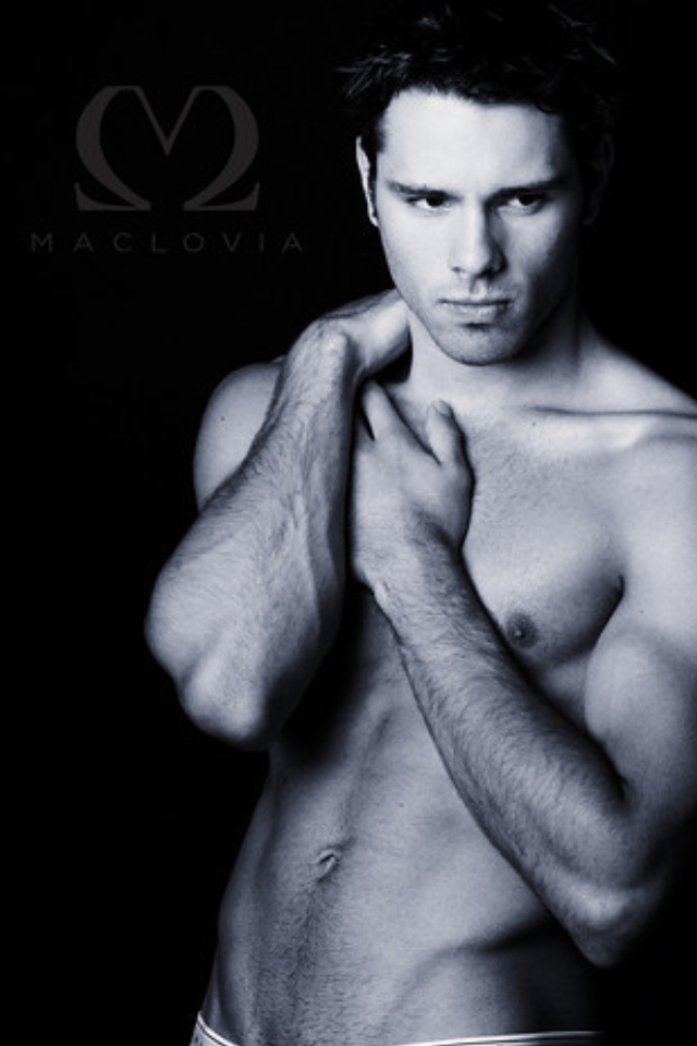 Male model photo shoot of Caleb Gardner