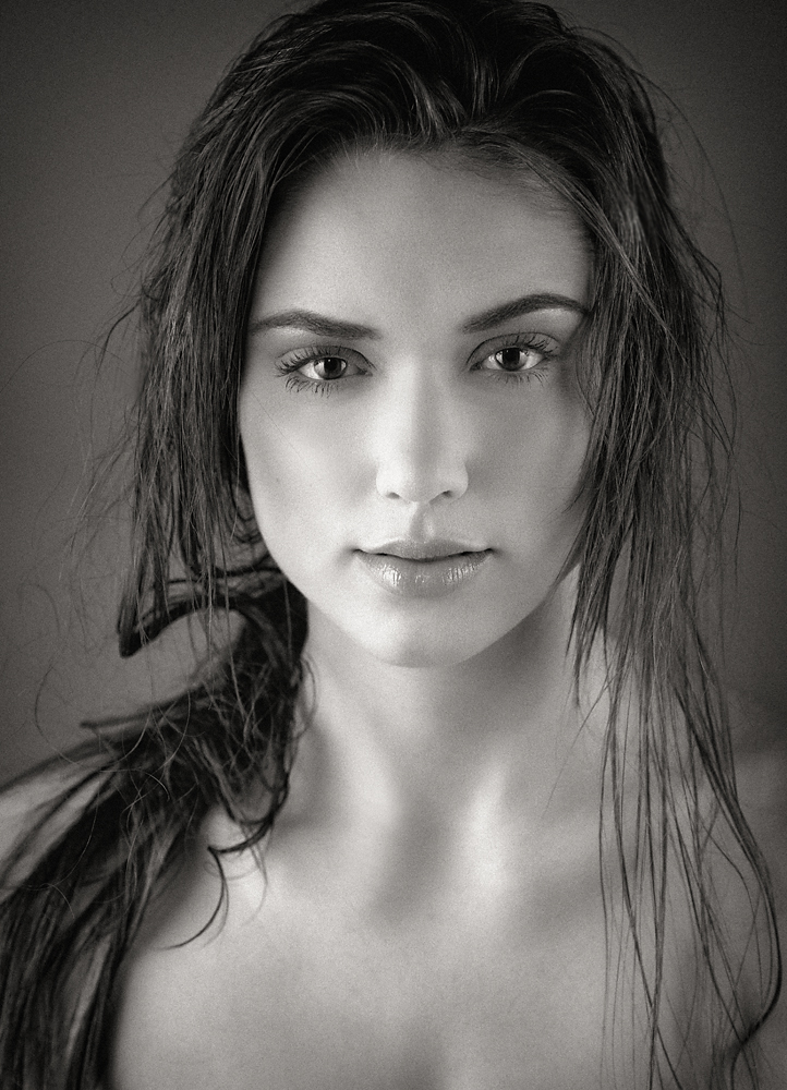 Female model photo shoot of Amanda Christine R by Luettke Studio, makeup by Xquisitelooks