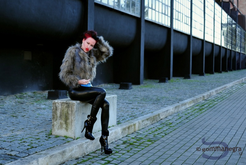 Male and Female model photo shoot of Gomma Negra Photography and josi kat in Lisbon, January, 2012