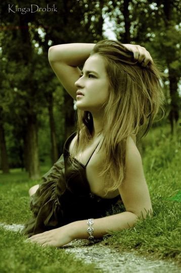 Female model photo shoot of Sarah brysik