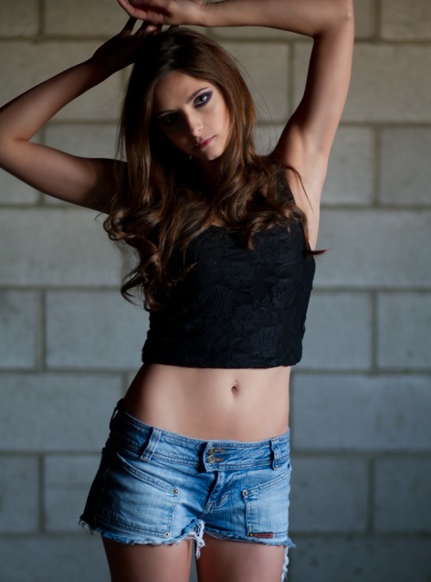 Female model photo shoot of Renata Gheller