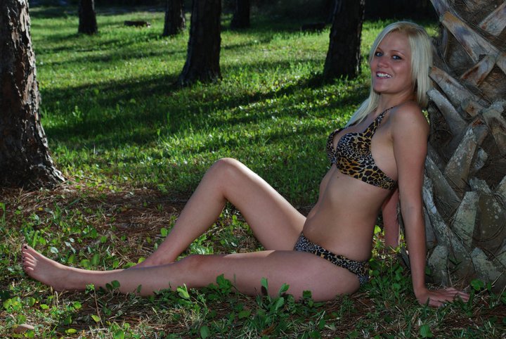 Female model photo shoot of purebeauty in pcb