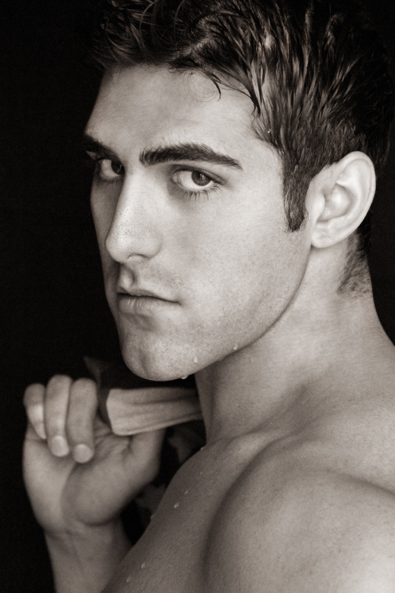 Male model photo shoot of Hector Ruiz Romo by RAY JOHN PILA