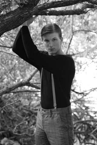 Male model photo shoot of Daniel Aaron Moore
