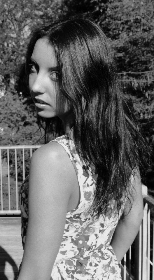 Female model photo shoot of Melanie Prissilla