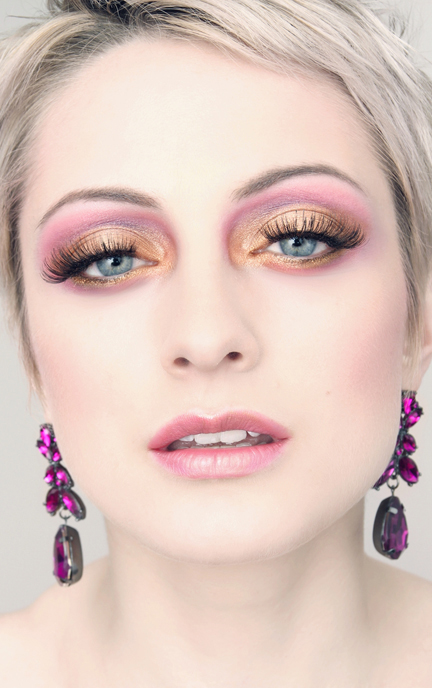 Female model photo shoot of Nathy Makeup