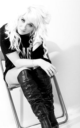 Female model photo shoot of Natasha Barton